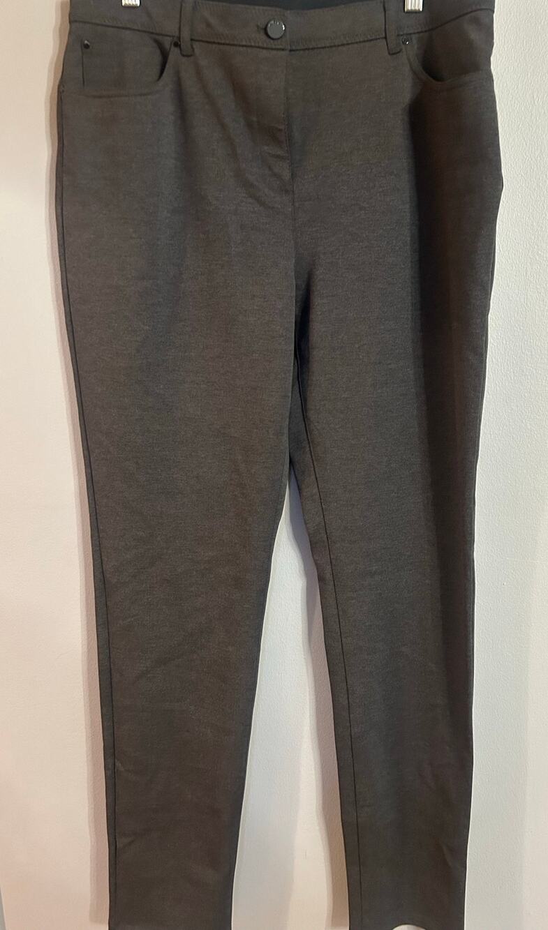 Chicos so slimming 2T 2 Tall